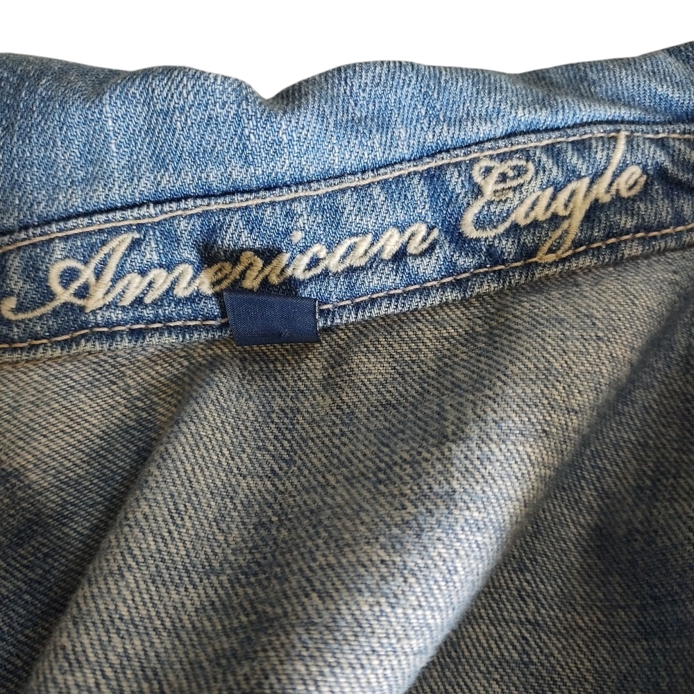 American Eagle Jean Jacket Women's Blue Embroidered Button Up Size Medium - Picture 6 of 10